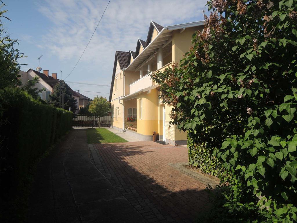 Panzio Status Apartment Hajdúszoboszló Exterior foto
