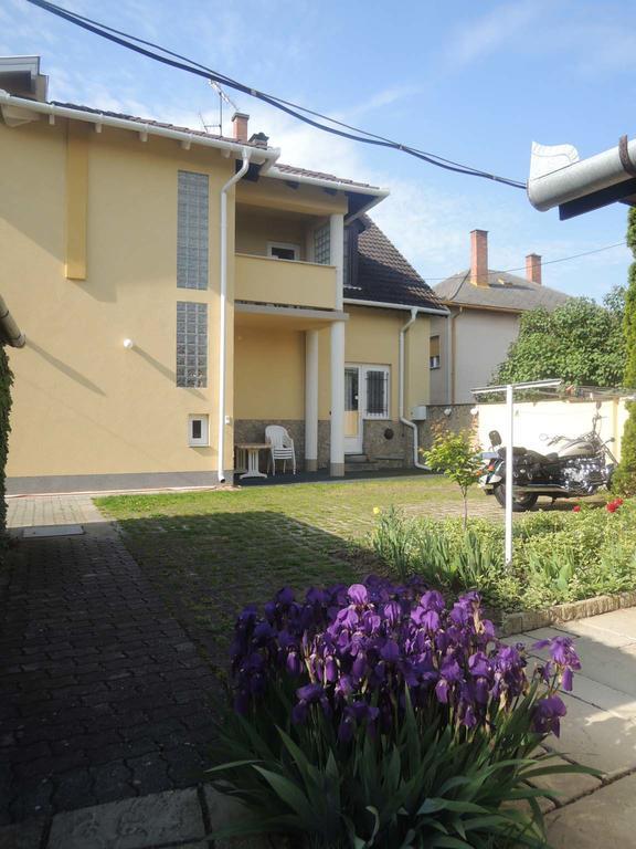 Panzio Status Apartment Hajdúszoboszló Exterior foto